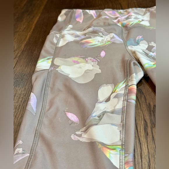 Women’s RBX leggings - beige w/ floral design - thigh pockets - size Large - Picture 2 of 12